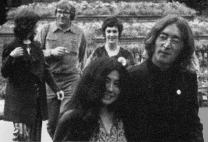 George, Mal Evans, Francie, Yoko and John in the park